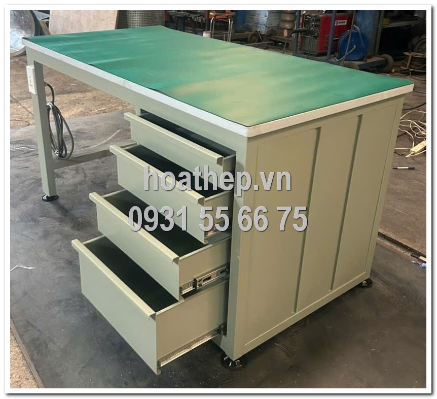 b&agrave;n thao t&aacute;c chống tĩnh điện ESD,  b&agrave;n l&agrave;m việc chống tĩnh điện,  bảng treo nh&agrave; xưởng,  bảng treo dụng cụ c&ocirc;ng nghiệp,  thiết kế nh&agrave; xưởng sản xuất điện tử